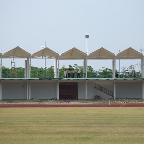 高尔夫球场膜结构雨棚